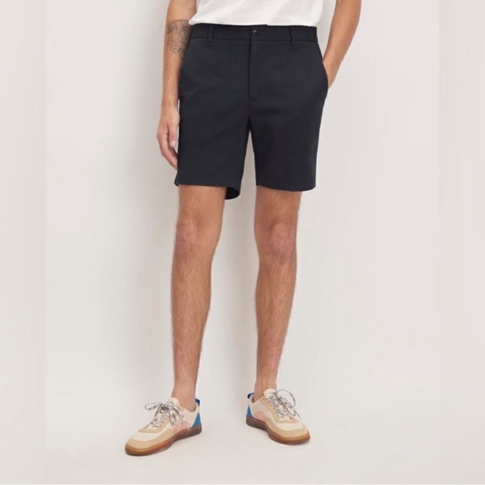 NWT Everlane The 7" Slim Fit Performance Chino Navy Blue shorts Men's Size 31